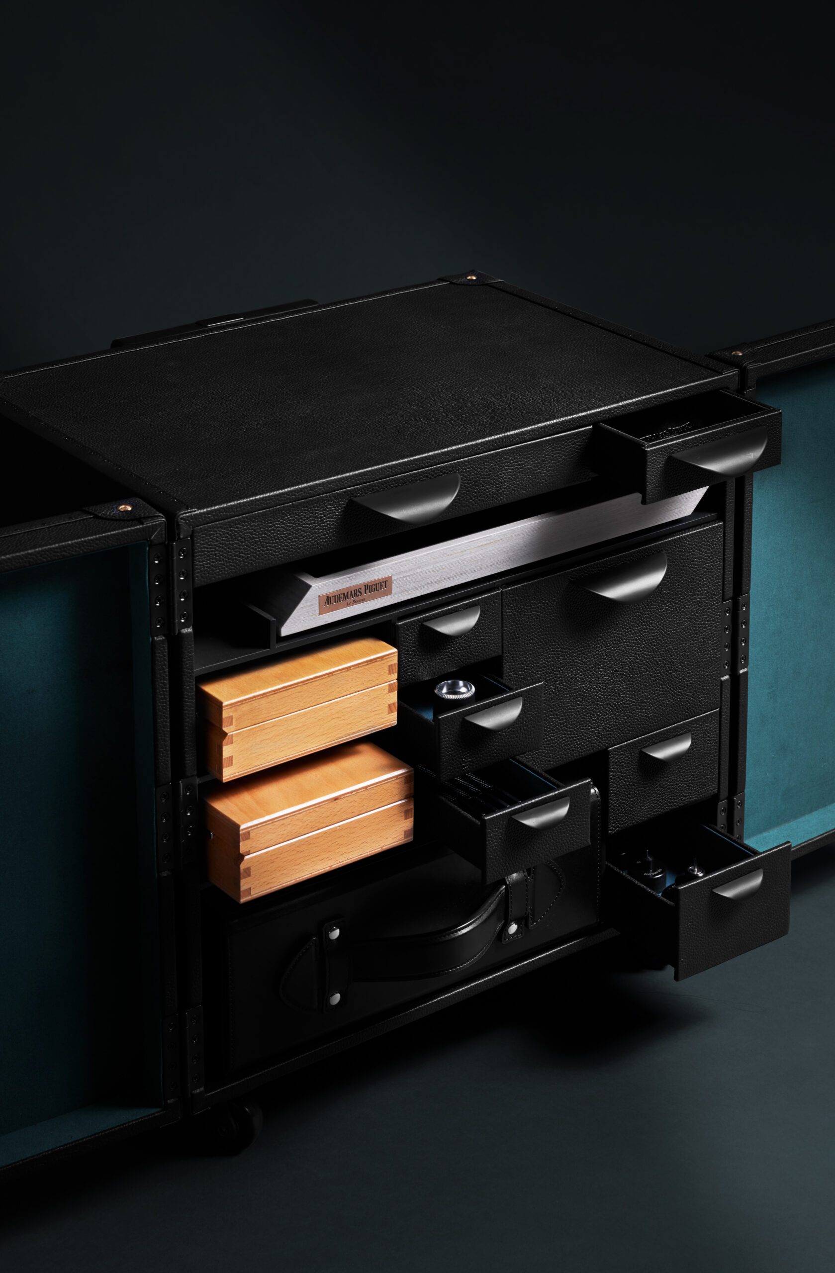 Alexander_McQueen_CNY2022_Red_Packet_03