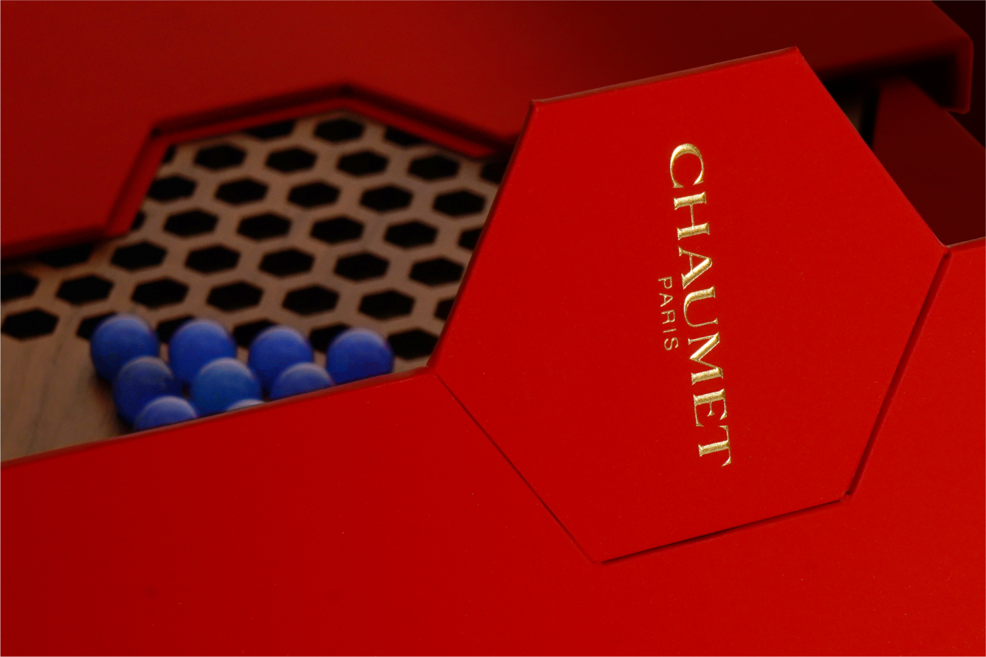 Alexander_McQueen_CNY2022_Red_Packet_03