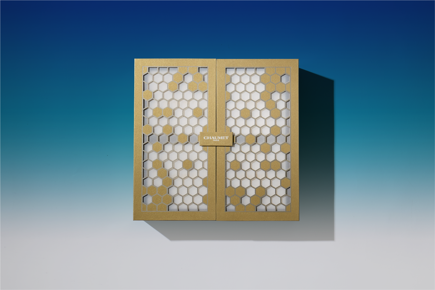 Alexander_McQueen_CNY2022_Red_Packet_03