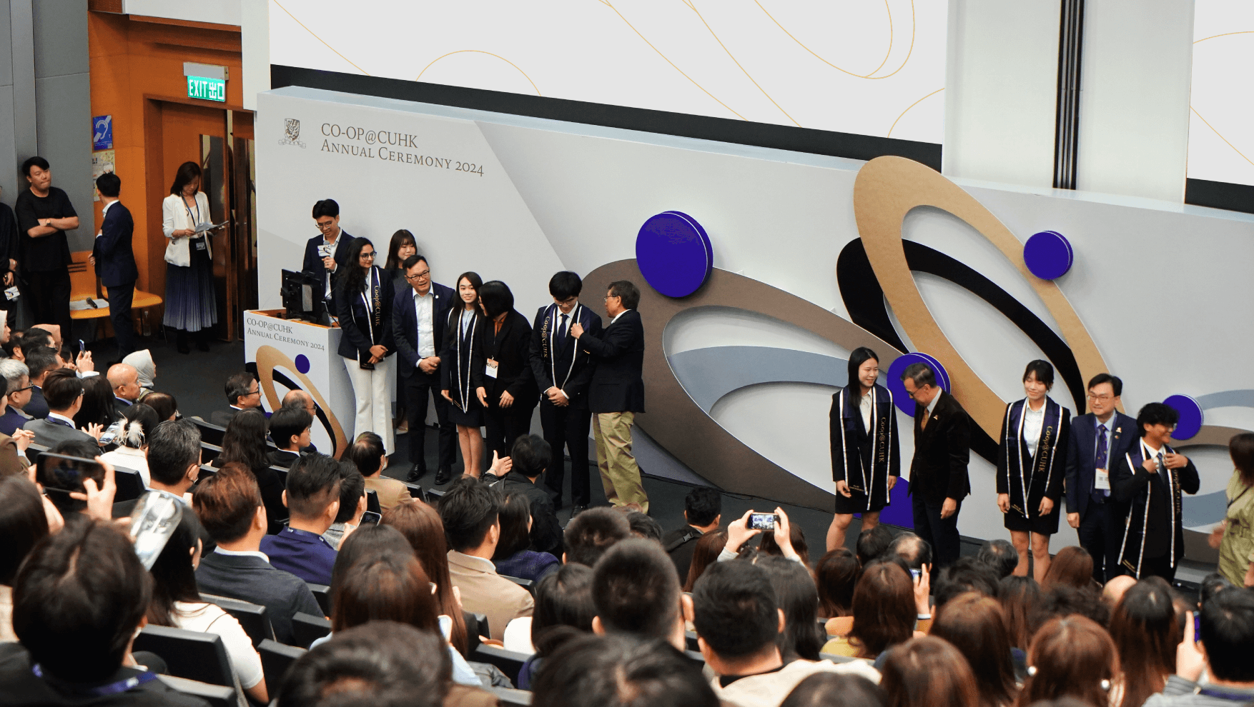 Alexander_McQueen_CNY2022_Red_Packet_03